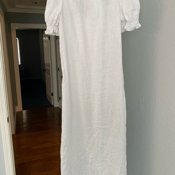 Sleeper white linen dress with puff sleeves & belt - Picture 2 of 3